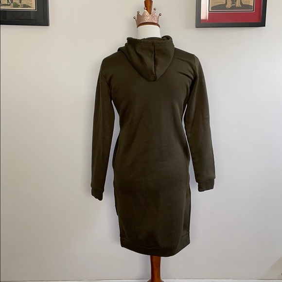 Super Comfortable Long Hunter Green Sweatshirt - Picture 4 of 4